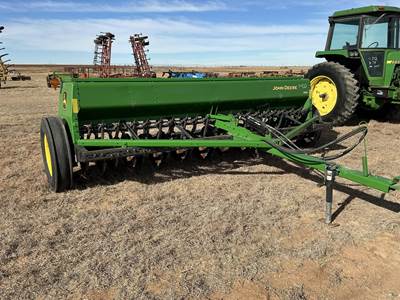 John Deere 450 Drill