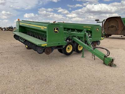 John Deere 455 Drill