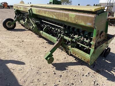 John Deere 515 Drill