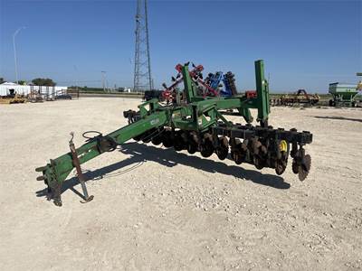 John Deere 1570 Planting Equipment