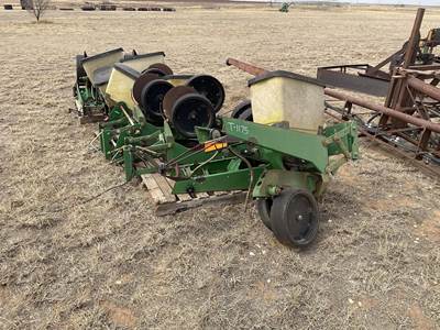 John Deere MAX EMERGE XP Planting Equipment