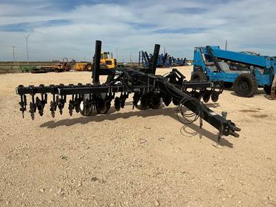 Yetter 6300 Planting Equipment