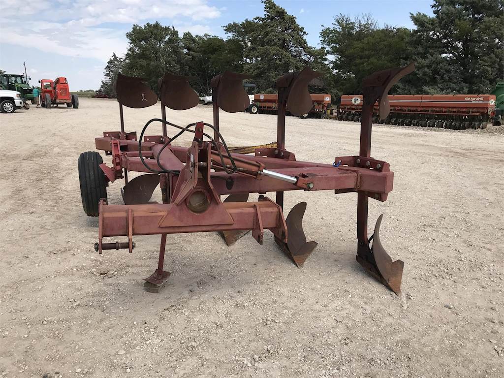Case IH 165 Plow For Sale Hale Center, TX 1600