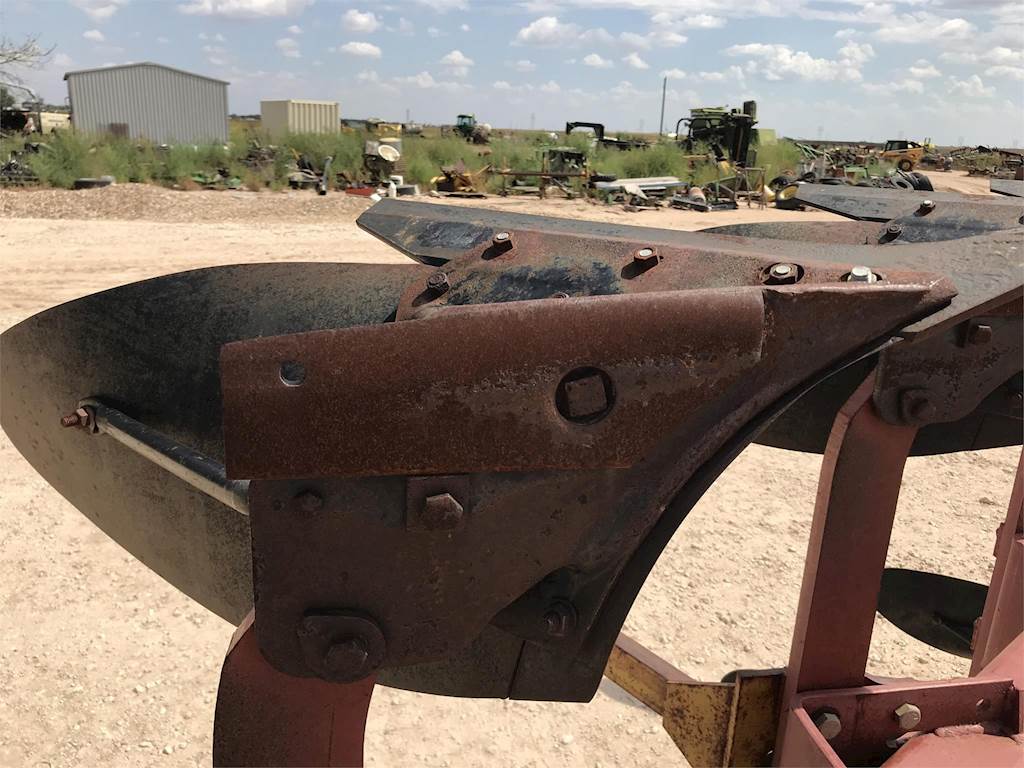 Case IH 165 Plow For Sale Hale Center, TX 1600