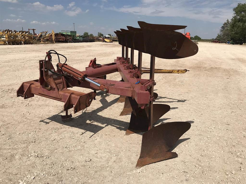 Case IH 165 Plow For Sale Hale Center, TX 1600