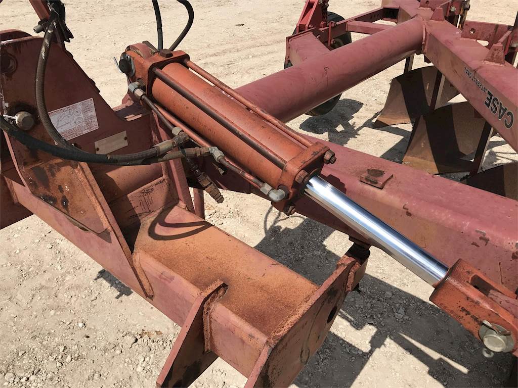 Case IH 165 Plow For Sale Hale Center, TX 1600