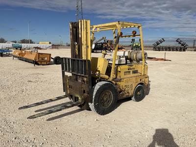 White MY50 Pneumatic Tire Forklift - 3225lb Capacity