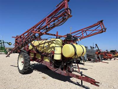 Hardi HC950M Pull-Type Sprayer