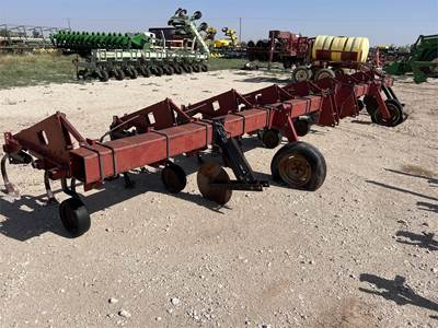 Case IH 183 Row Cultivator