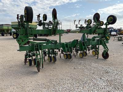 John Deere 845 Row Cultivator