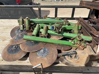 John Deere 886 Row Cultivator