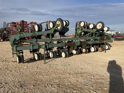 Sukup 9400 Row Cultivator