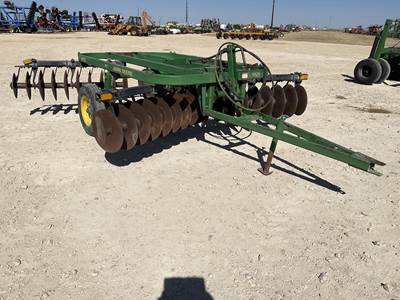 John Deere 620 Disk
