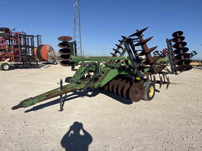 John Deere 630 Disk