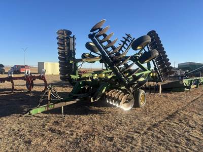 John Deere 630 Disk