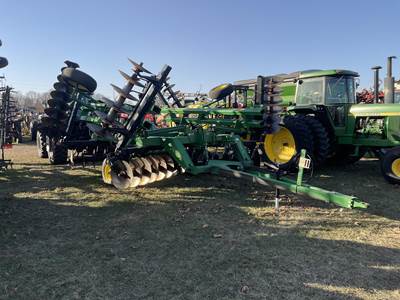 John Deere 650 Disk