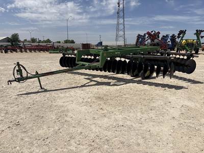 John Deere 670 Disk