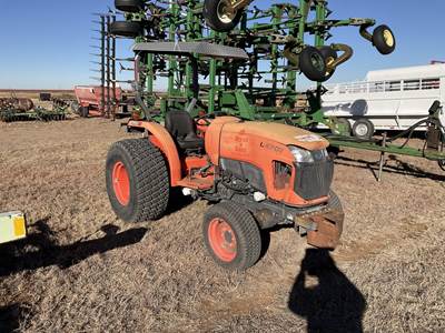 Kubota L4701 Tractor