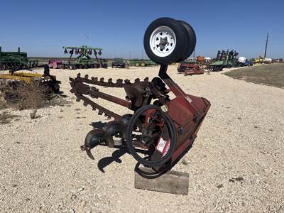 BAINTER SKID STEER TRENCHER Trencher Attachment