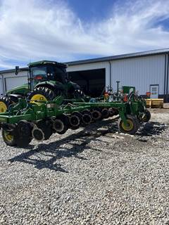John Deere 2510H Anhydrous Fertilizer Applicator