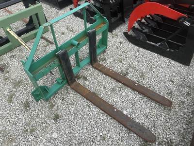 JD PALLET FORKS Bale Spear
