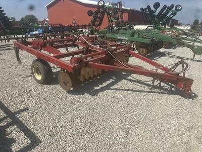 International 6500 Chisel Plow