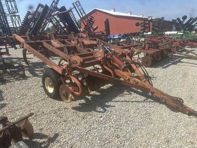Krause 2800 Chisel Plow