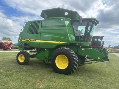 John Deere 9450 Combine