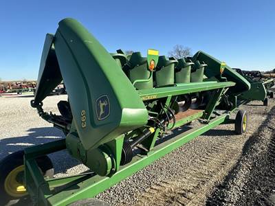 John Deere 693 Corn Head