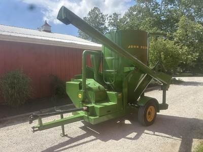 John Deere 400 Grinder / Mixer