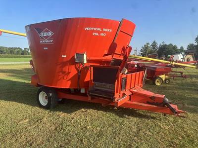 Kuhn VSL150 Feed Wagon