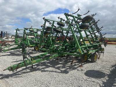 John Deere 980 Cultivator