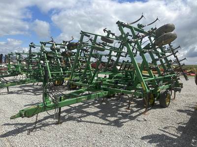 John Deere 980 Cultivator