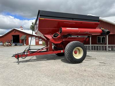 Unverferth 7200 Grain Cart