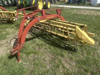 New Holland ROLABAR 260 Hay Rake