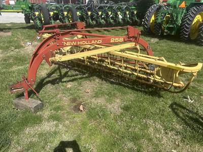 New Holland Rolabar 258 Hay Rake