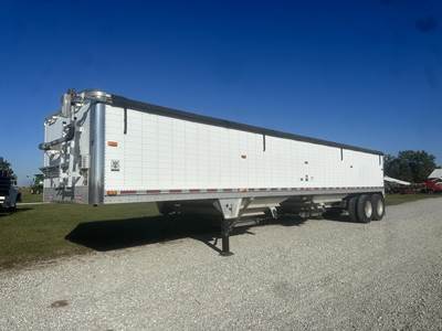 WILSON 41 X 66 X 96 Hopper / Grain Trailer