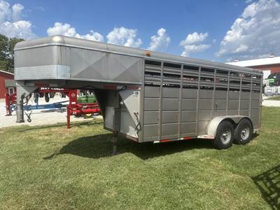 Delta GN16 Livestock Trailer