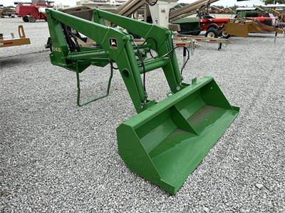 John Deere 148 Loader