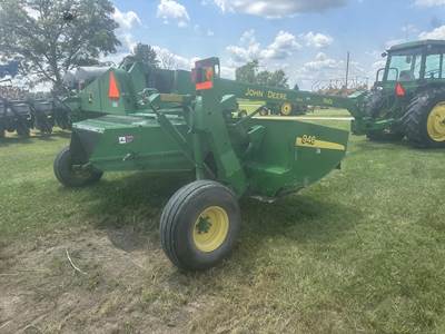 John Deere 946 Pull-Type Mower Conditioner/Windrower