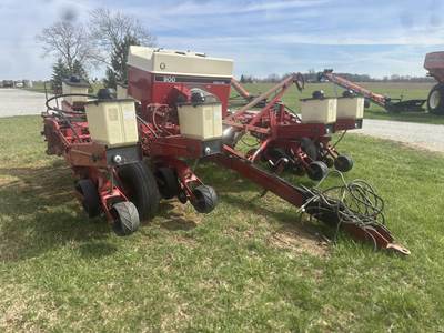 Case IH 900 Planter / Row Unit
