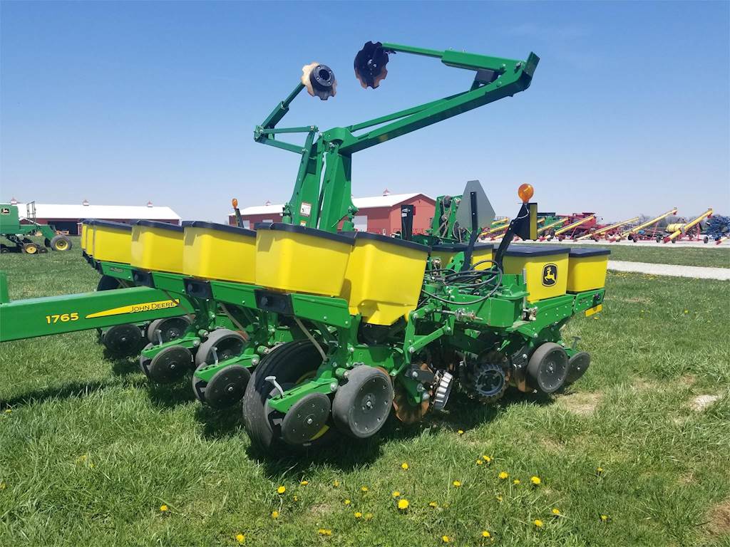 2015 John Deere 1765 Planter / Row Unit For Sale