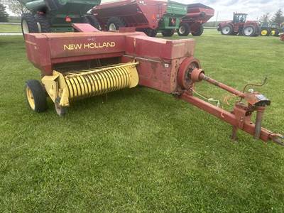 New Holland 311 Small Square Baler