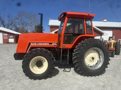 Allis-Chalmers 8070 Tractor
