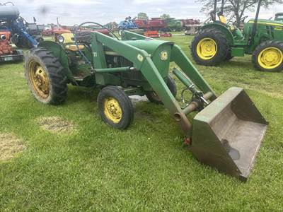 John Deere 1020 Tractor
