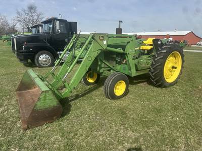 John Deere 2440 Tractor