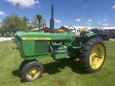 John Deere 3010D Tractor
