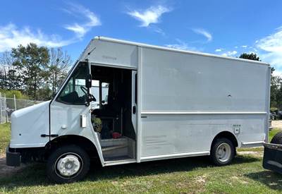 2022 Freightliner MT45 18' Step Van