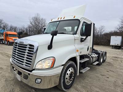 2017 Freightliner Cascadia 125 T/A Day Cab