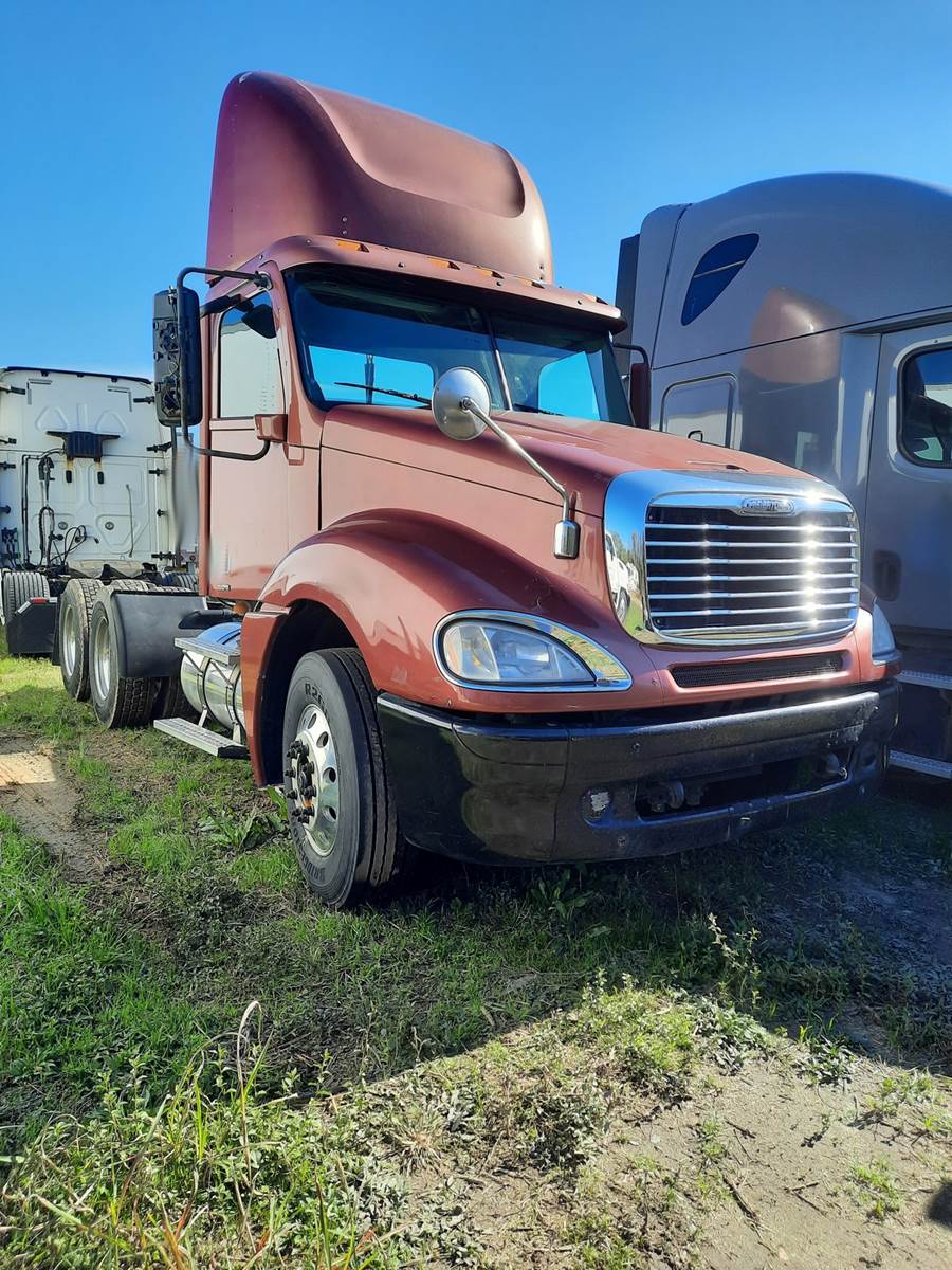 2012 Freightliner Columbia 120 Glider Day Cab For Sale, 869,208 Miles